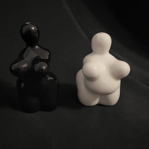 White and Black Body Figurine Salt and Pepper Shakers - Picture 2 of 8